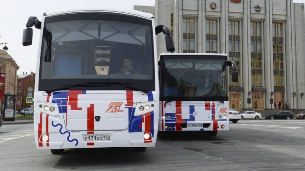 Междугородние автобусы в РФ могут оборудовать ремнями безопасности для детей до пяти лет