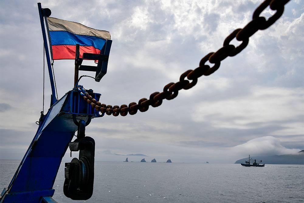 Пограничники КНДР задержали российское рыболовецкое судно с 17 моряками