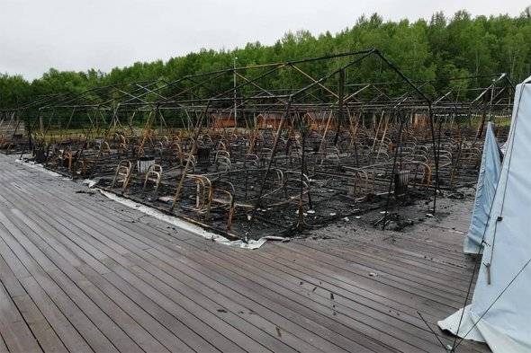 В России сгорел детский лагерь: есть погибшие (фото)