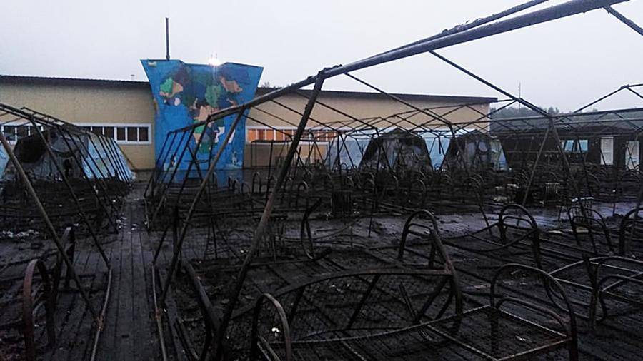 Девочка погибла во время пожара в палаточном лагере в Хабаровском крае