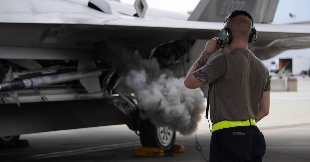 F-22 проверили в&nbsp;режиме «горячего кресла»: видео