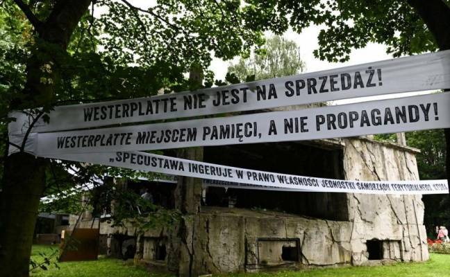 В Польше разразился конфликт между «мягкими» и «жёсткими» антисоветчиками