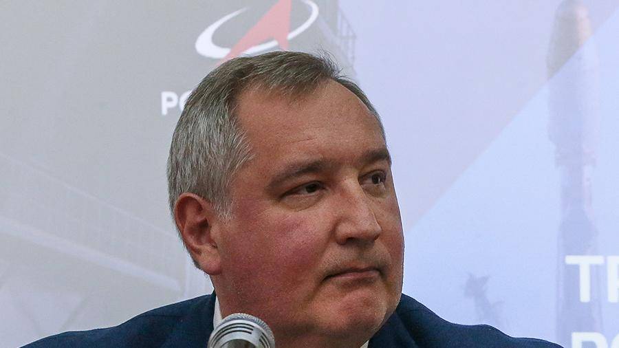 Рогозин сравнил участников новой лунной гонки с лунатиками