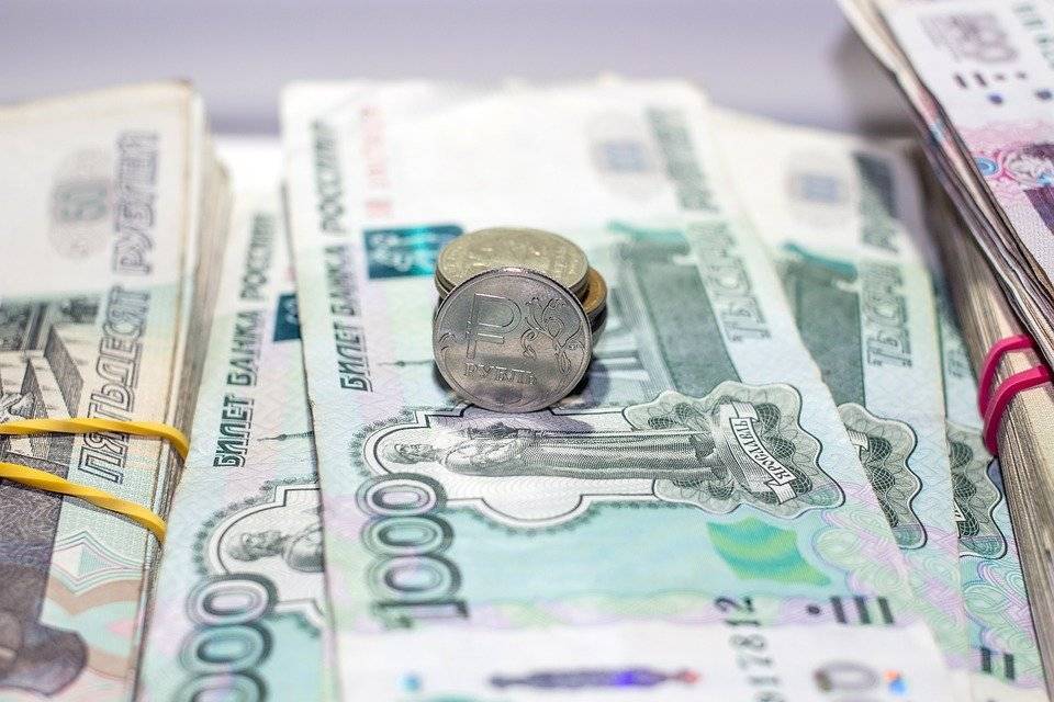 Кредиты в России стали чаще выдавать наличными
