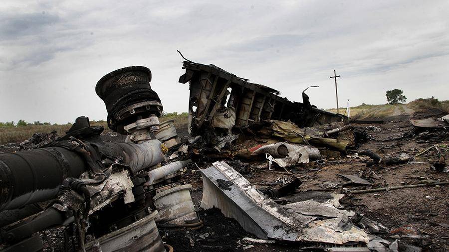 В Малайзии обвинили США и Украину в попытках забрать черные ящики MH17