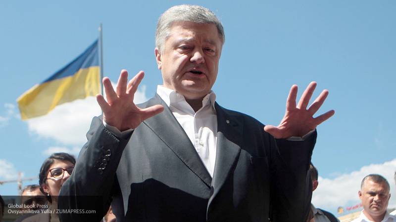 СМИ сообщили о намерении Порошенко "расшатать" ситуацию на Украине