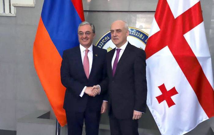 "Еще один кирпичик в фундамент нашей дружбы": стартовал визит главы МИД Армении в Грузию