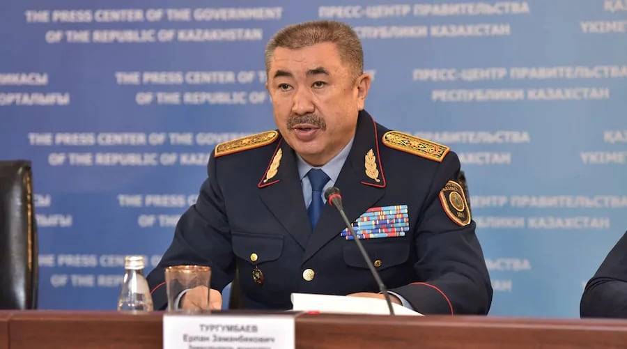 "Будем разбираться": Тургумбаев о драке на пресс-конференции в Алматы