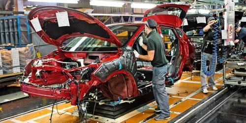Nissan покинут более 10 тысяч сотрудников :: Autonews