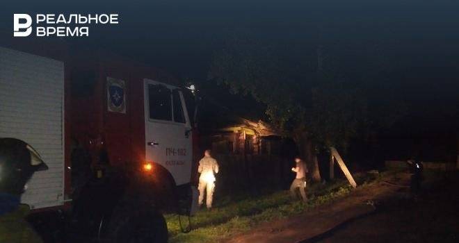 При пожаре в частном доме в Башкирии скончались двое мужчин