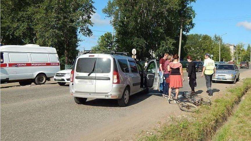 В Омутнинске под колеса автомобиля попала велосипедистка