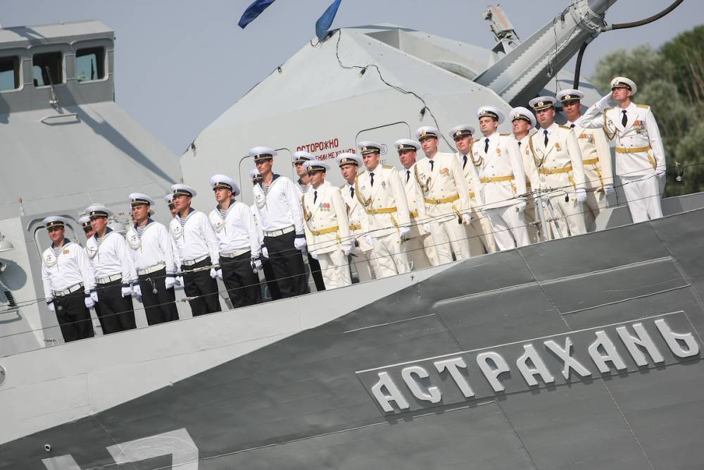 Военные корабли можно будет посетить в Астрахани в День ВМФ