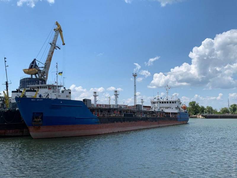 На Украине заявили, что захват российского танкера организовал Порошенко