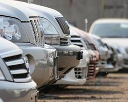 Спикер ГД опроверг информацию о законе на запрет покупать машины без парковки