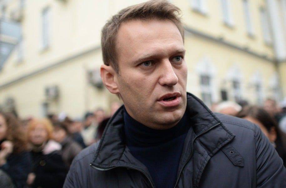 Навального отравили в тюрьме, он чуть не потерял глаз