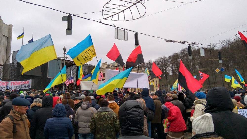 Политолог объяснил нежелание Киева принять закон об «особом статусе» страхом Майдана