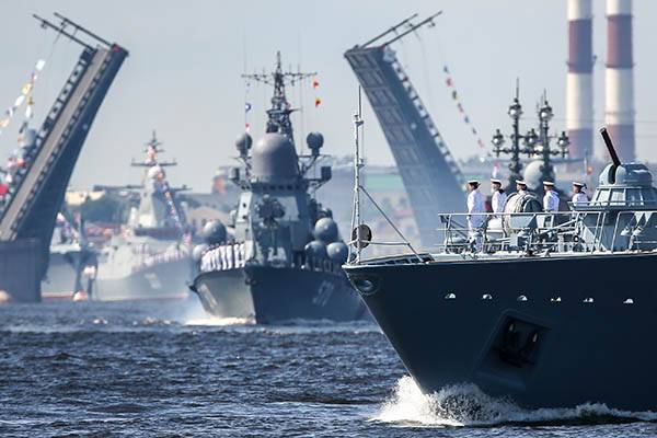 В Санкт-Петербурге состоялся парад в честь Дня ВМФ России