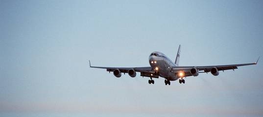Самолет вернулся в Рощино из-за плохого самочувствия одного из пассажиров