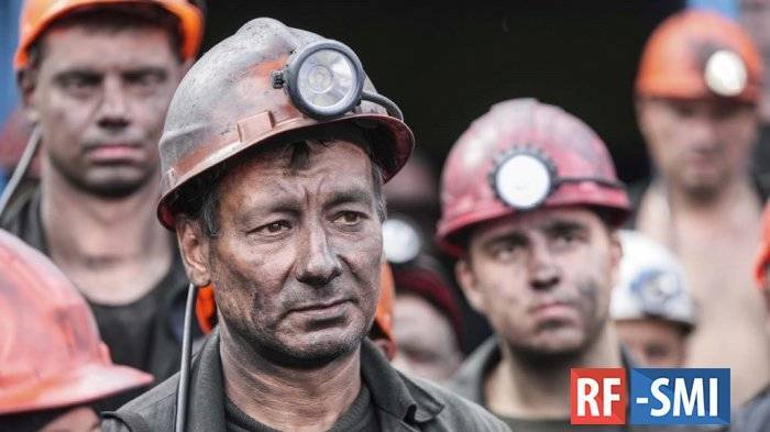 На украинских государственных шахтах растет задолженность по зарплате