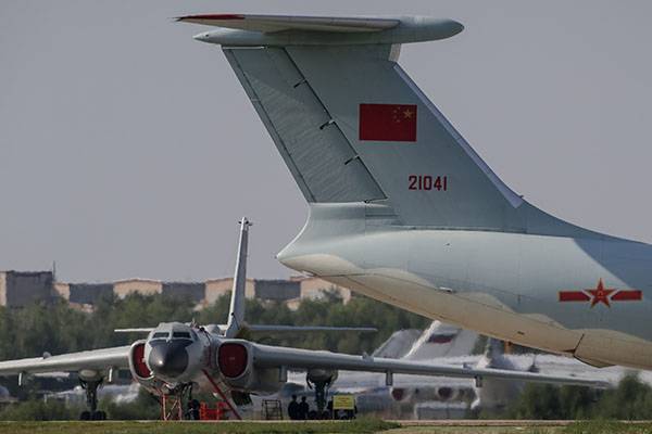 Самолеты ВВС и ВМС Китая прибыли на авиабазу Дягилево в Рязанской области
