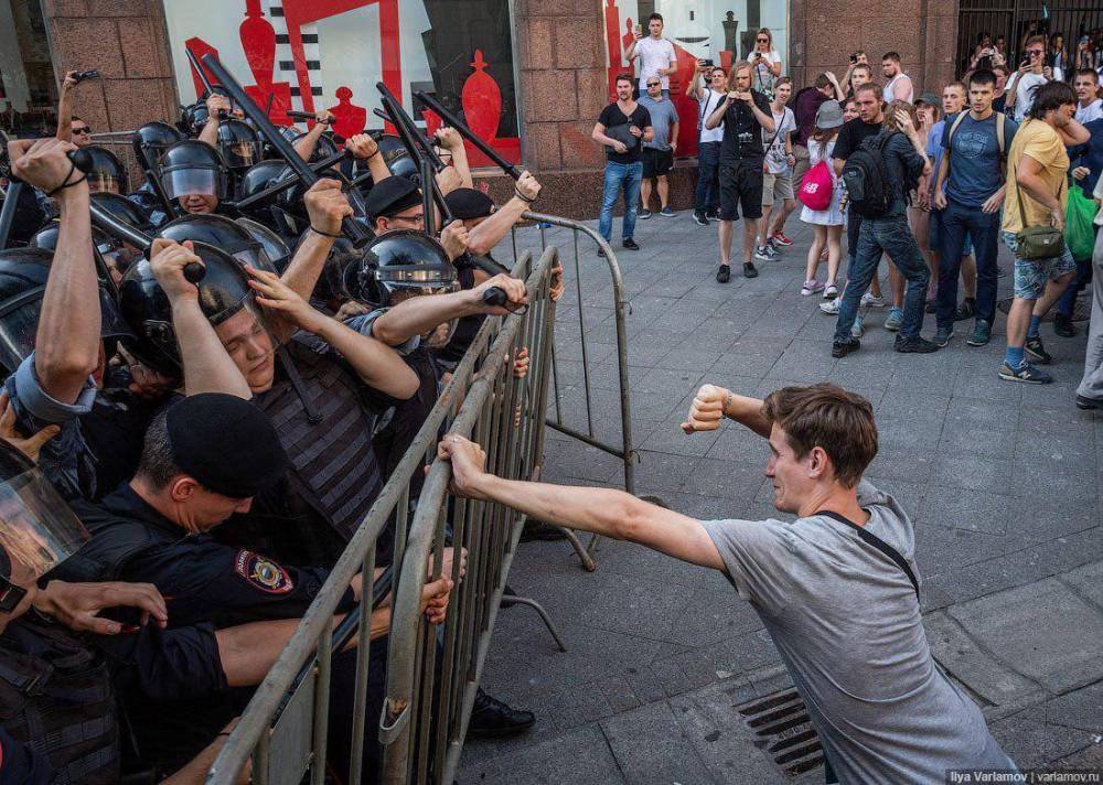 Украинский политик о беспорядках в Москве: Я в ужасе. Всё, как под копирку с Киевом