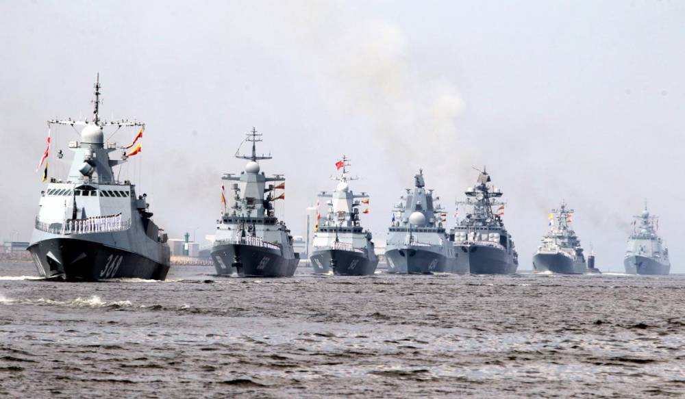 Главный военно-морской парад в День ВМФ