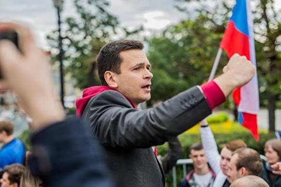 В России оппозиционера арестовали после многотысячной акции протеста