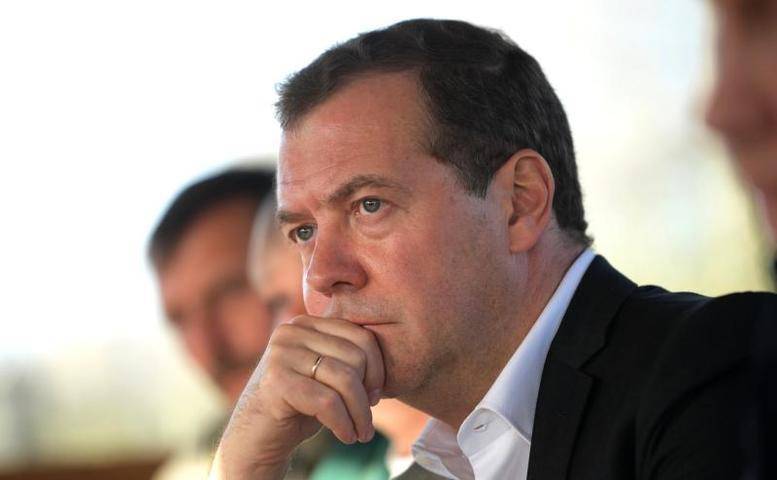 МИД Украины выразил протест в связи с поездкой Медведева в Крым