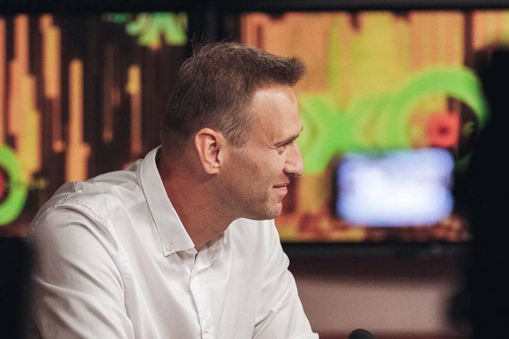 "Глаза-щелочки": Навальный показал свой снимок после странного приступа в тюрьме
