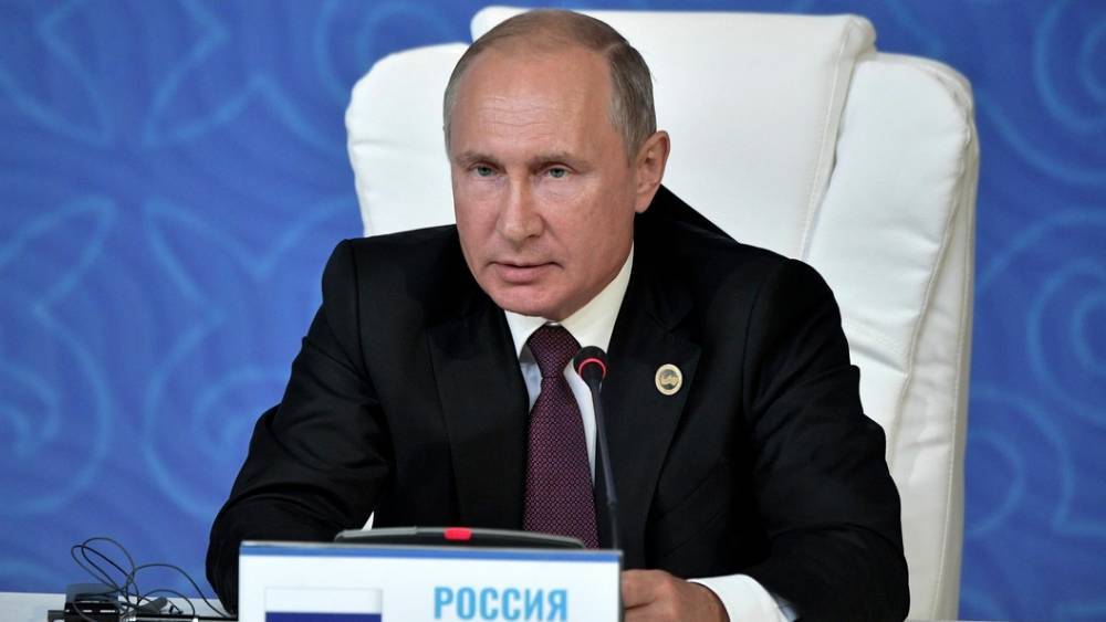 "Слова и бумажки": Путин отчитал главу ФАС за слишком медленное снижение тарифов ЖКХ в России