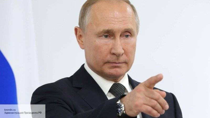 Путин поручил начать выплату повышенных детских пособий с 2020 года