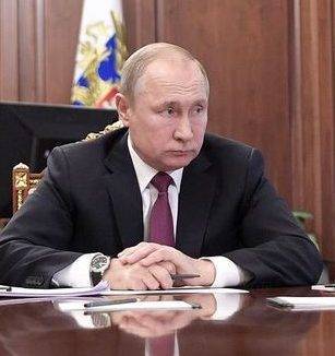 Президент России принёс соболезнования родным погибших моряков-подводников ВМФ РФ