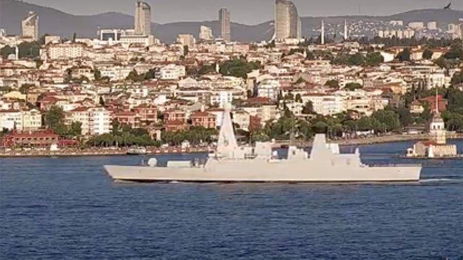 Опубликовано видео прохода кораблей НАТО в Черном море