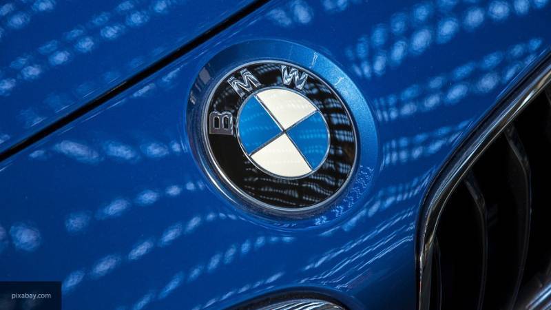 Первые фото кроссовера BMW X6 появились в Сети