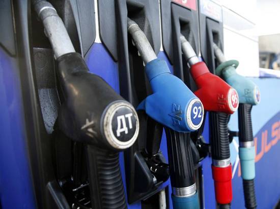 Разморозка цен на бензин прошла под заклинания Медведева