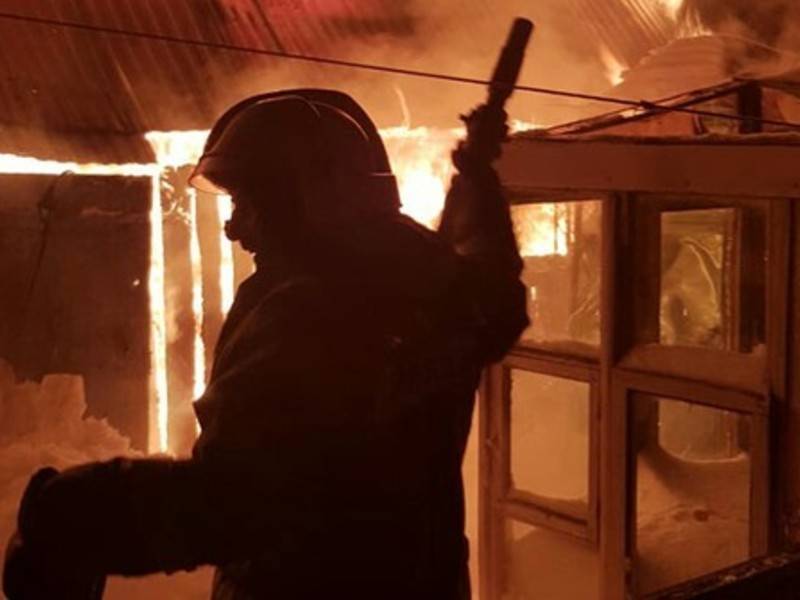 Крупный пожар начался в Иркутске