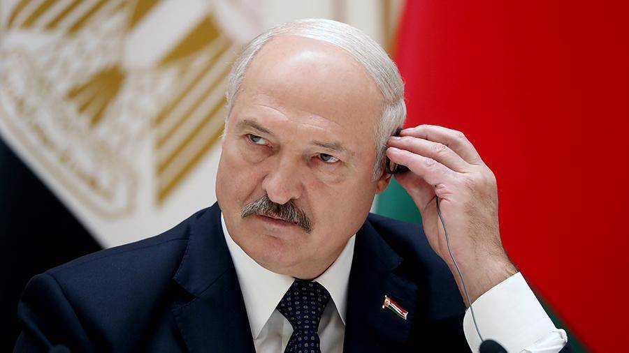 Лукашенко предложил белорусам выбирать между НАТО и Россией