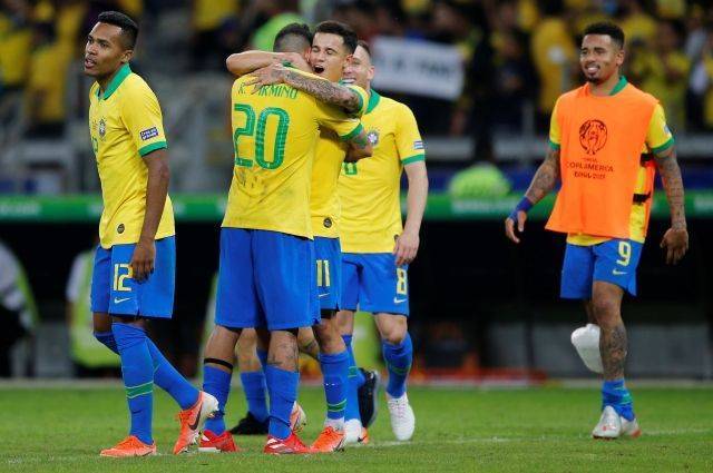 Бразилия обыграла Аргентину в полуфинале Кубка Америки по футболу