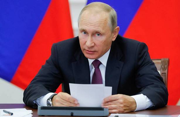 Путин поручил не допускать необоснованного применения статьи об оскорблении госинститутов