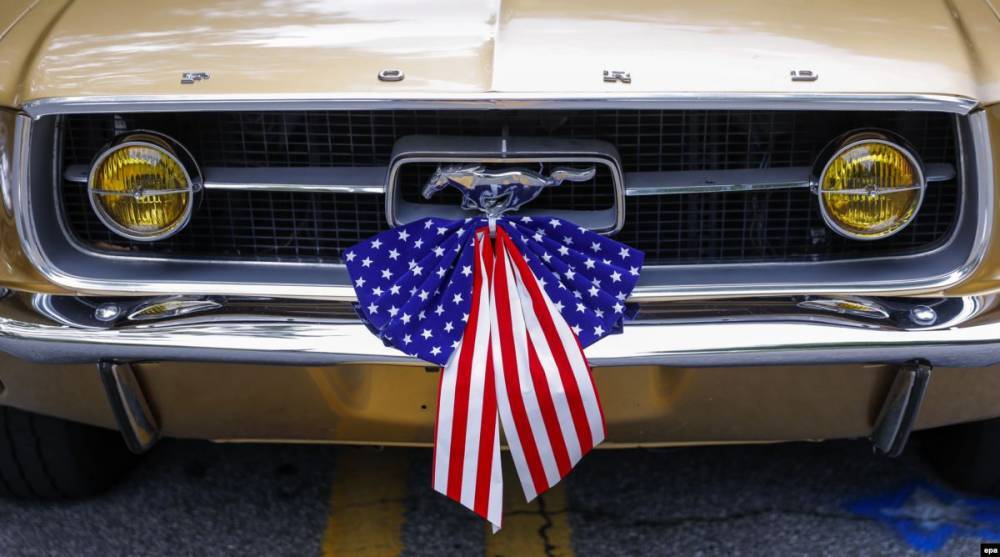 В США умер создатель автомобиля Ford Mustang Ли Якокка