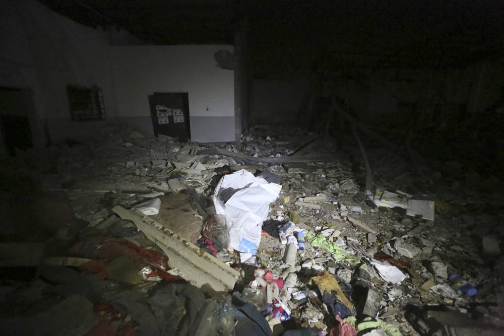 При авиаударе на ливийский лагерь мигрантов погибли 40 человек