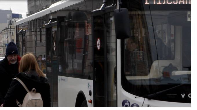В 2020 году в петербургских автобусах не будет кондукторов