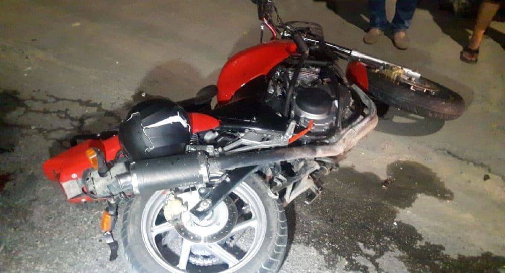 Мотоцикл и мопед лоб в лоб столкнулись в Алматы: погиб человек (фото)