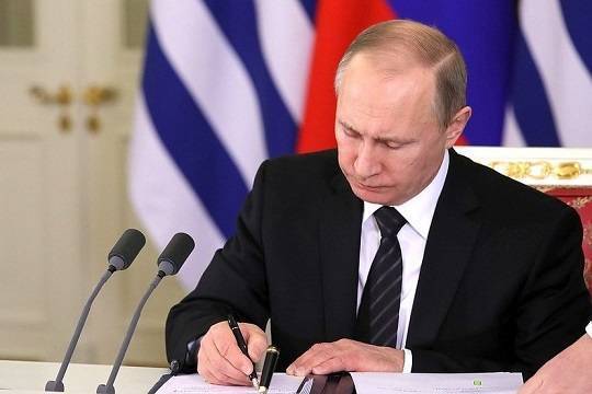 Путин подписал закон о приостановке Россией действия ДРСМД