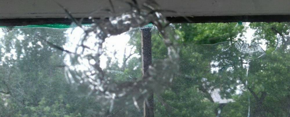 Украинские боевики расстреляли горловскую школу | Политнавигатор