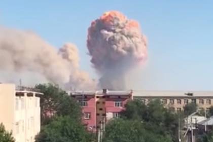 Названы возможные причины взрывов боеприпасов в Казахстане