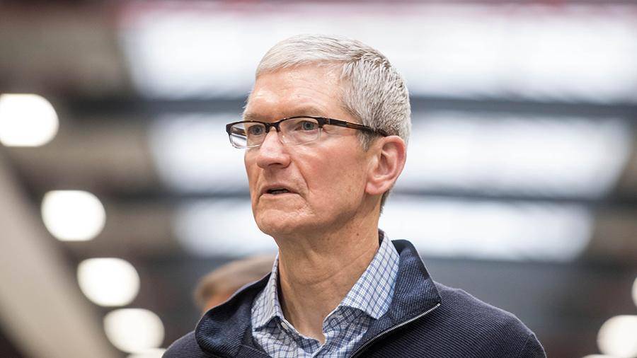 Глава Apple назвал абсурдом статью WSJ о причинах ухода Джонатана Айва