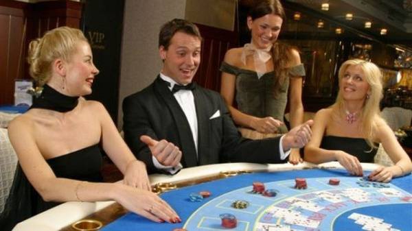 Упавшая в казино женщина отсудила три миллиона долларов