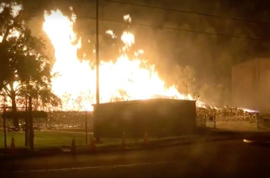 Крупный пожар вспыхнул на складе Jim Beam в США