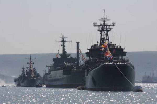 Российский флот сел на хвост кораблям НАТО в Черном море